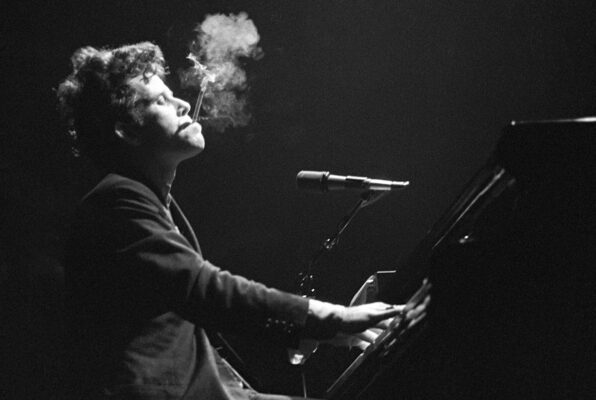 The Unique Journey of Tom Waits: A Musical Odyssey