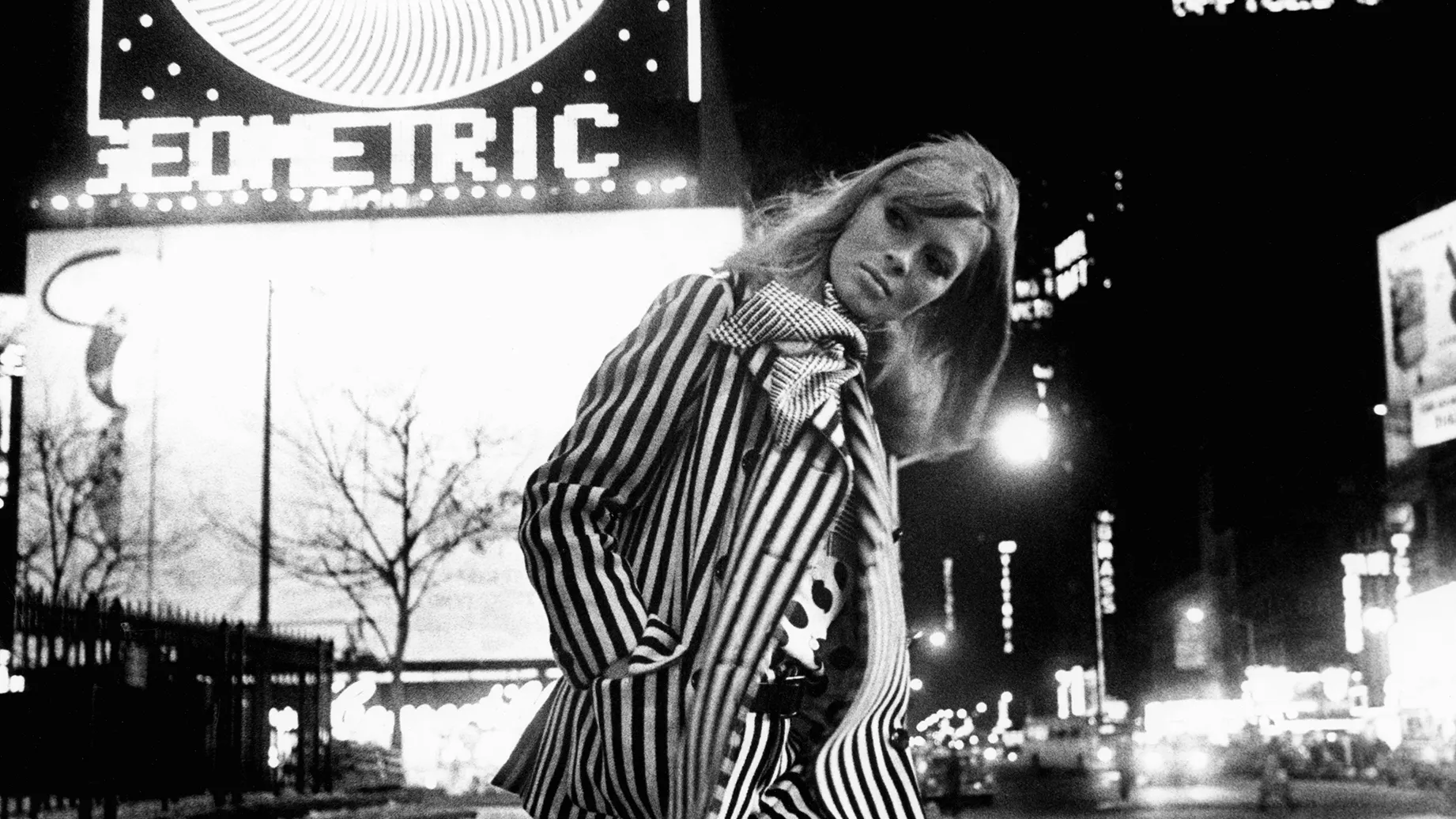 Velvet Reflections: Unveiling the Enigmatic Tapestry of The Velvet Underground and Nico